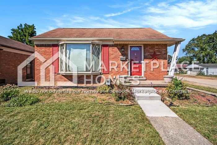 271 Gilman St - Photo 4 of 24