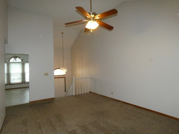 509 East 7th Street - Photo 3 of 20