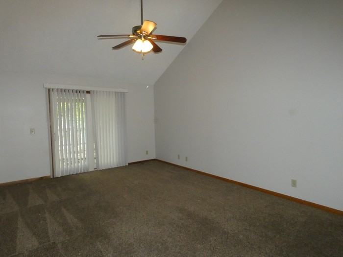 509 East 7th Street - Photo 4 of 20