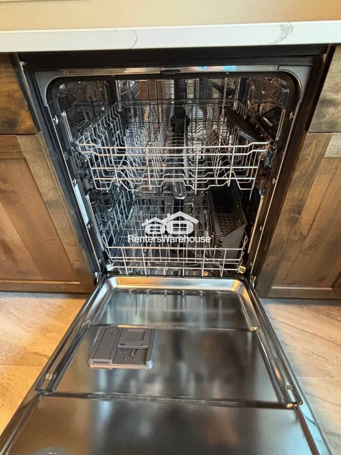 8624 Oakland Ave S - Photo 6 of 22