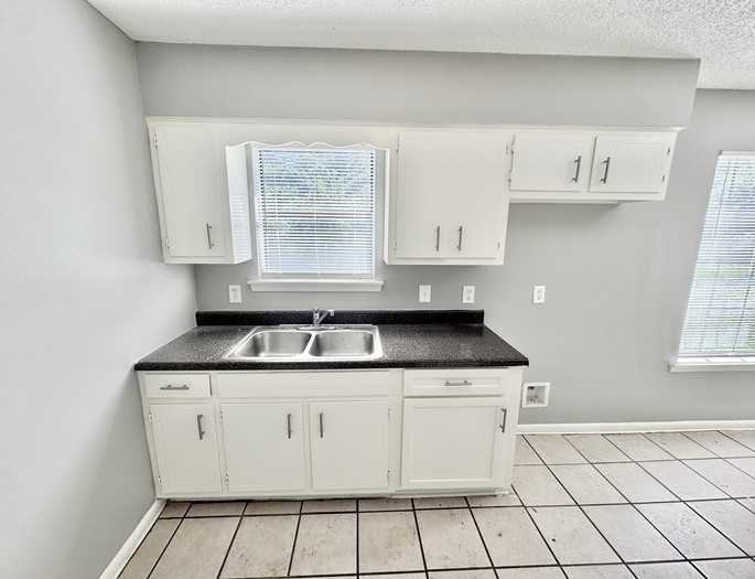 5168 Corkwood Dr - Photo 7 of 20