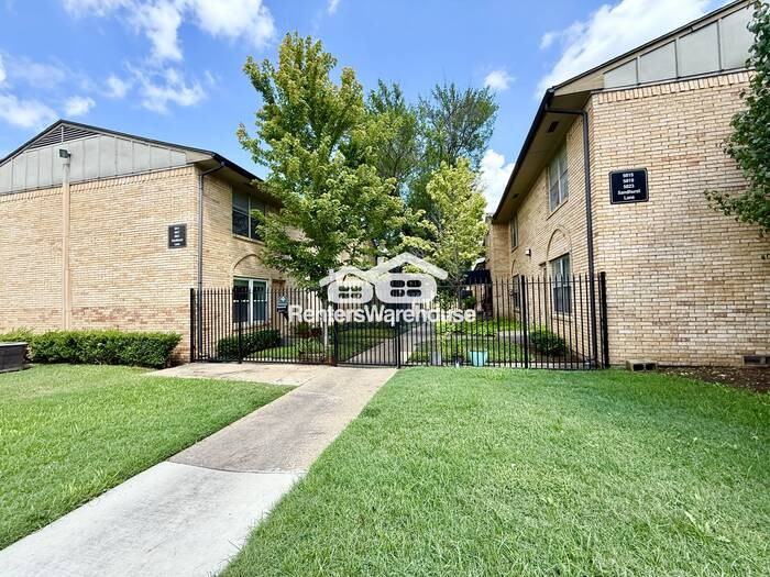 5831 Sandhurst Lane #B - Photo 2 of 26