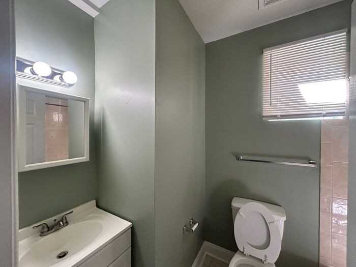 2800 Winchester St - Photo 7 of 12