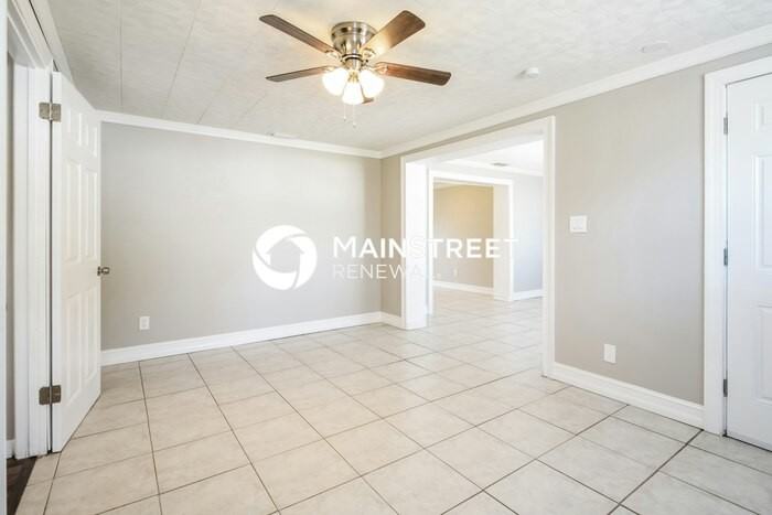 4251 Oakfield Ave - Photo 3 of 16