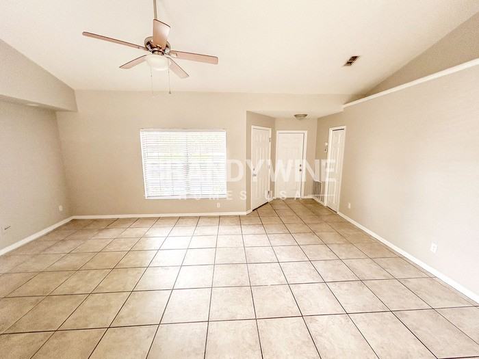 10419 Reagans Run Dr - Photo 3 of 17