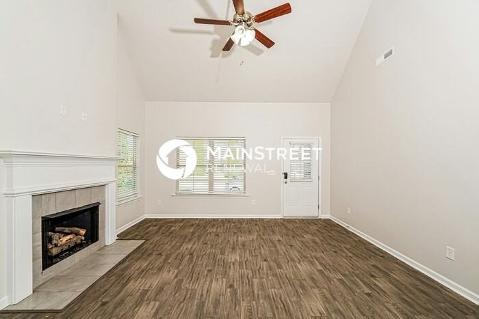 1041 Crawford Court - Photo 4 of 18