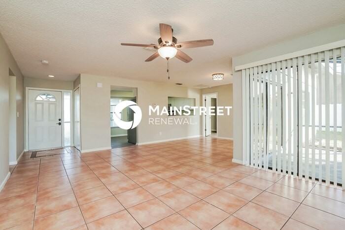 220 Southeast 27th Terrace - Photo 3 of 16