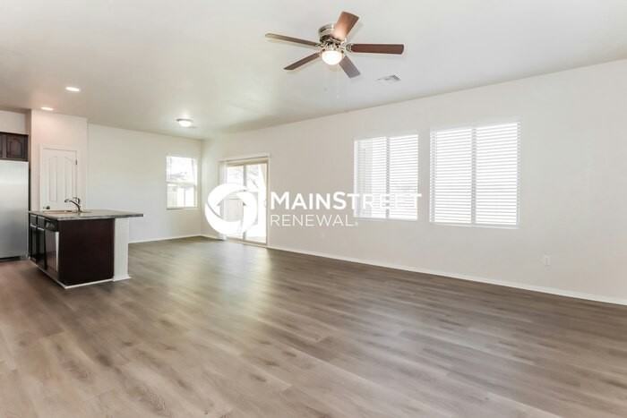 1027 E Madera Grove Ln - Photo 2 of 19