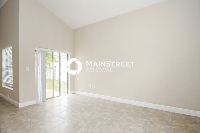 18954 Nw 63rd Court Cir - Photo 4 of 17