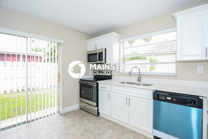 18954 Nw 63rd Court Cir - Photo 6 of 17