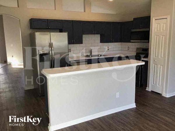 15633 Autumn Glen Ave - Photo 2 of 14