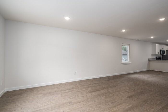 124 4th Street Southeast - Photo 6 of 23