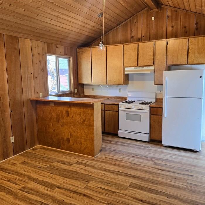 527 Spruce Rd - Photo 6 of 10