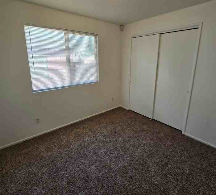 527 Spruce Rd - Photo 7 of 10