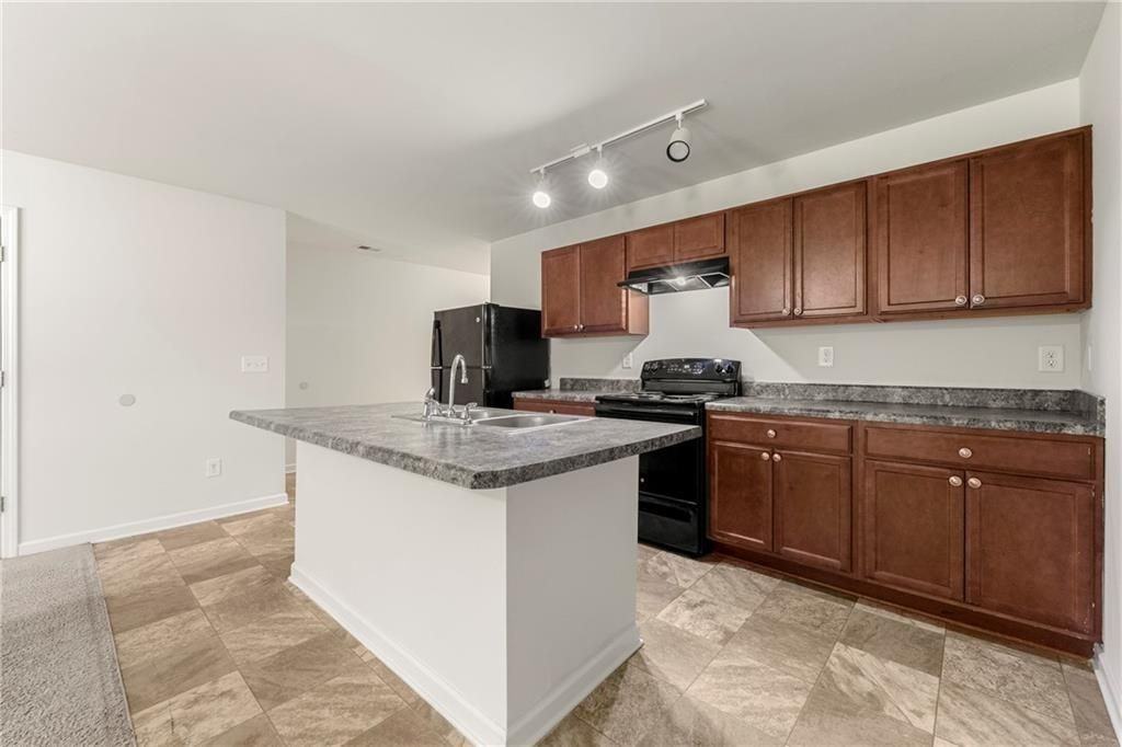 2383 Hackamore Dr - Photo 5 of 25