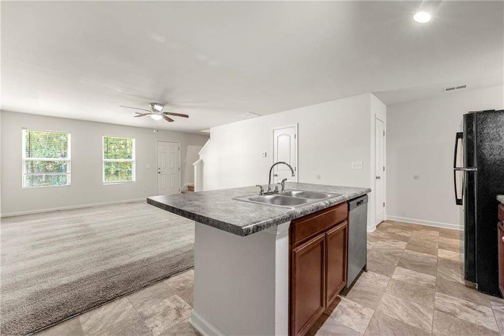 2383 Hackamore Dr - Photo 7 of 25