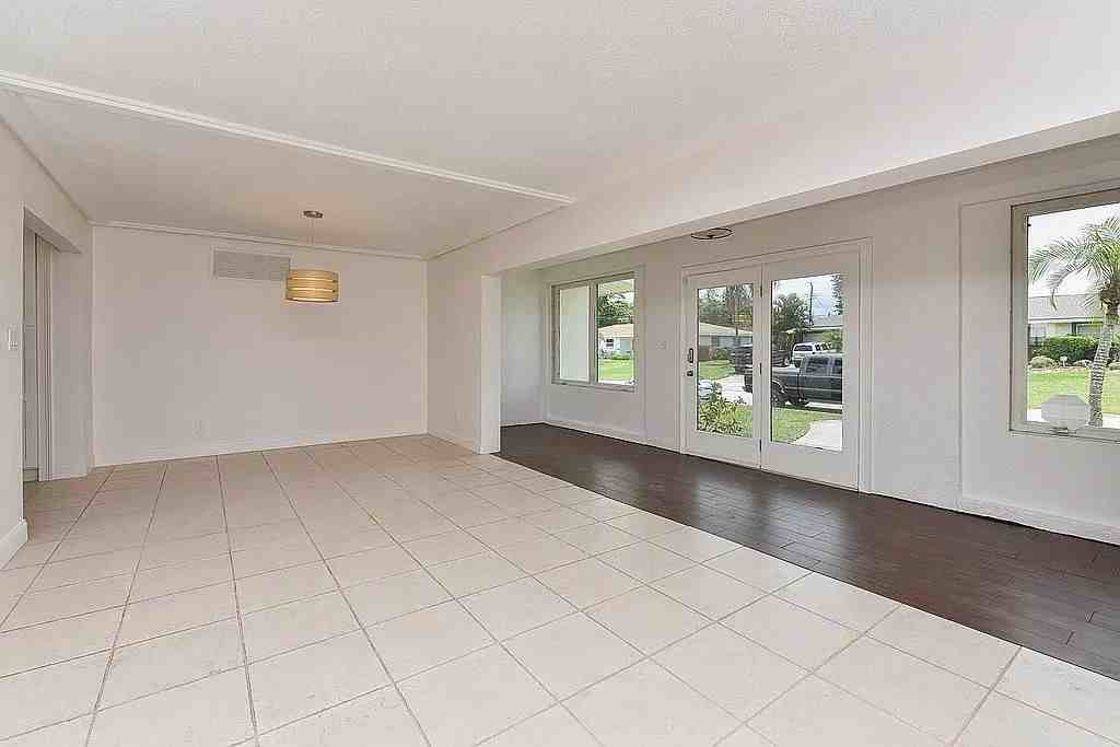 2608 Sheridan Dr - Photo 5 of 19