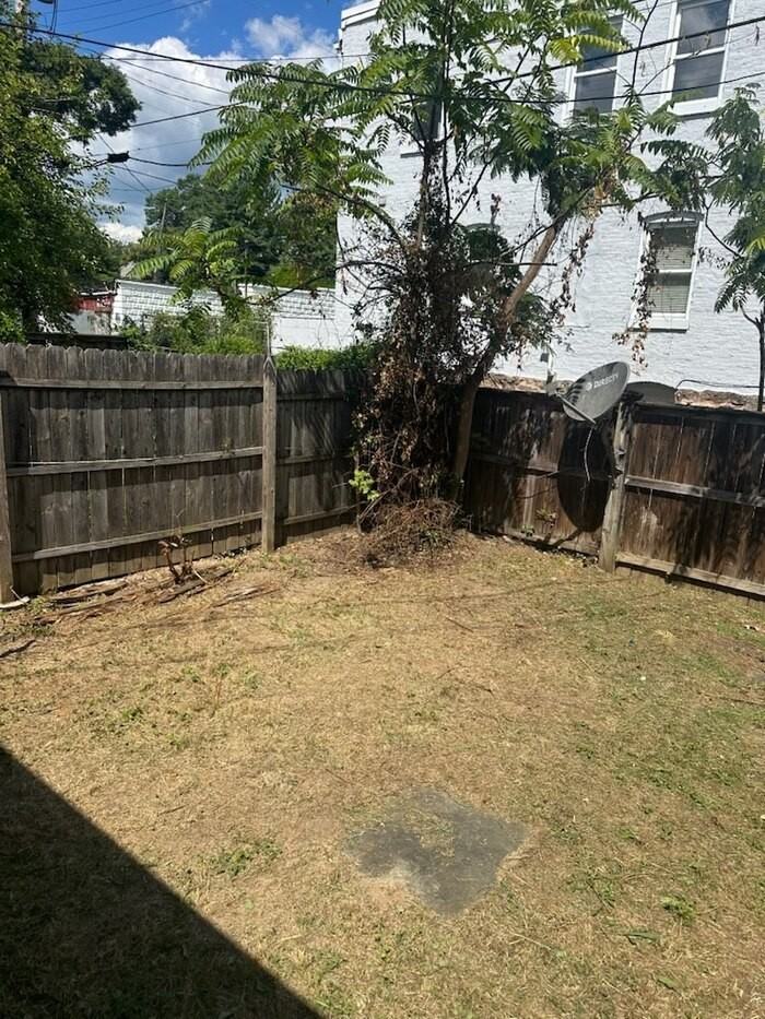 552 E 38th St - Photo 2 of 4