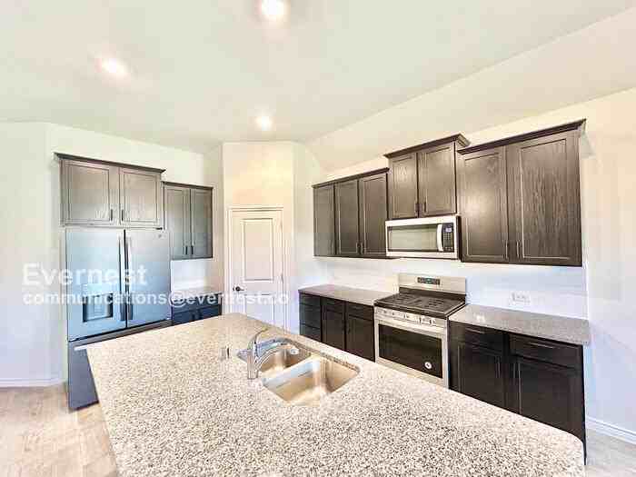 2462 San Marcos Dr - Photo 2 of 26