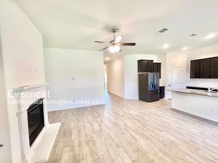 2462 San Marcos Dr - Photo 5 of 26