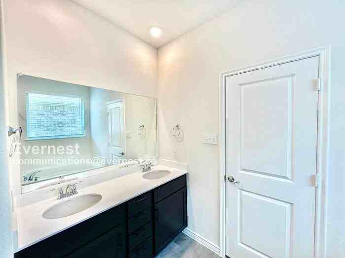 2462 San Marcos Dr - Photo 7 of 26