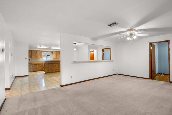 6700 Turner St N - Photo 7 of 29