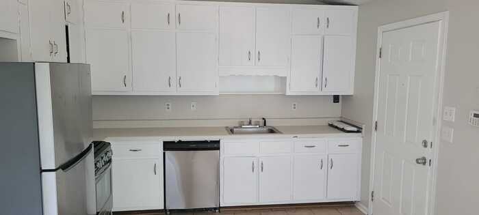 602 Brighton Drive Northwest - Photo 2 of 20