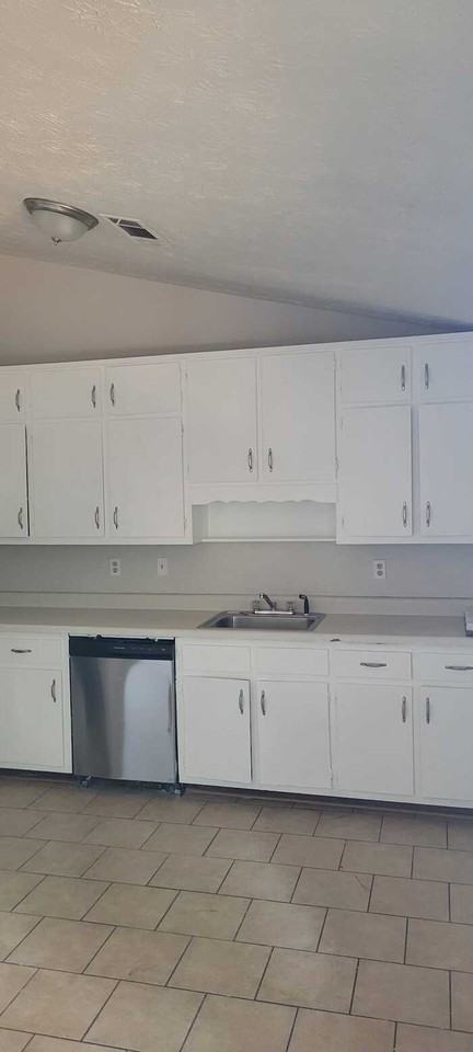 602 Brighton Drive Northwest - Photo 5 of 20