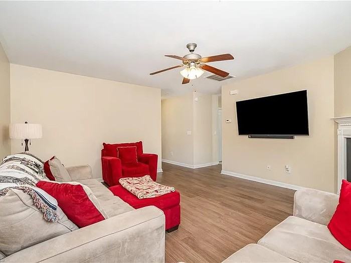 1214 Waterlyn Dr - Photo 3 of 23