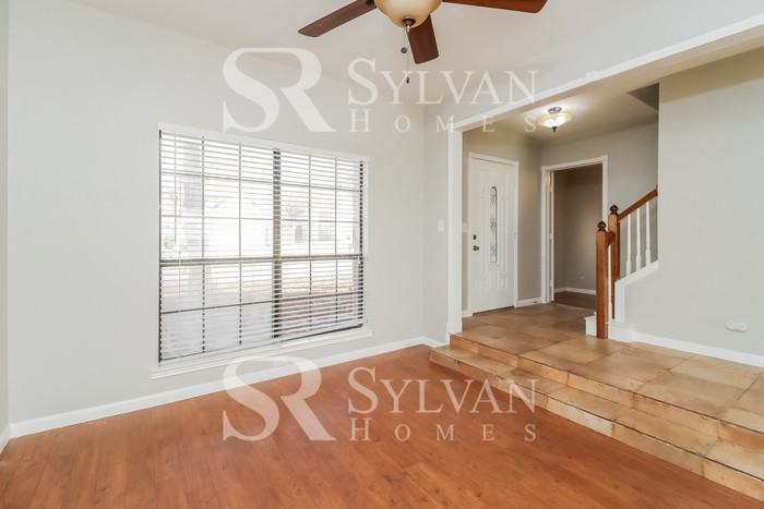 733 Paisley Dr - Photo 3 of 15
