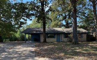 featured image of 3610 Shamrock Dr