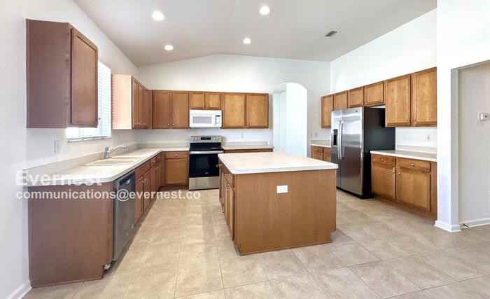 692 Sea Holly Dr - Photo 2 of 26