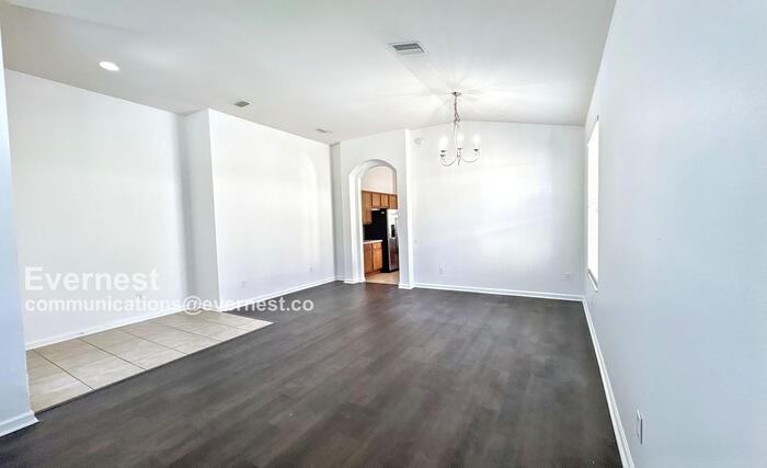 692 Sea Holly Dr - Photo 4 of 26