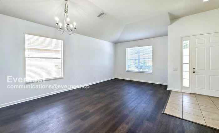 692 Sea Holly Dr - Photo 5 of 26