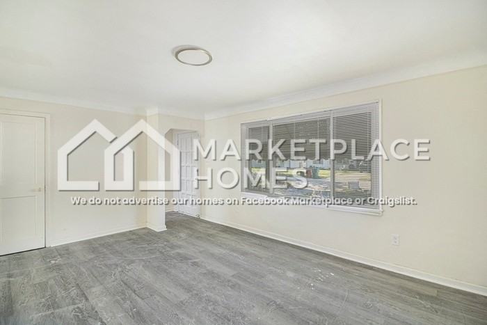 17097 Lincoln Avenue - Photo 3 of 22