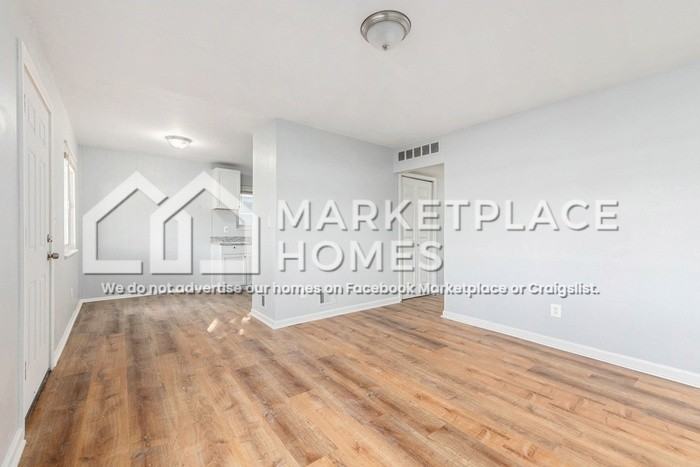 2034 John B Ave - Photo 3 of 22