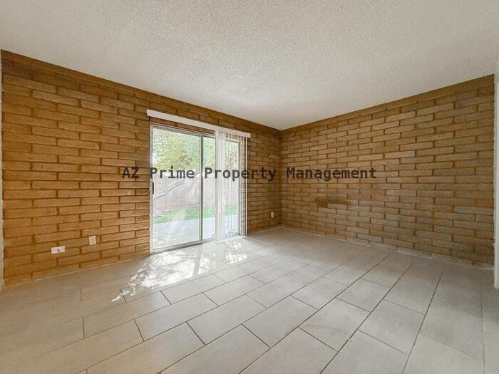 2219 W Morten Ave #5 - Photo 4 of 14