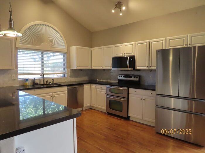 1284 North Conner Avenue - Photo 7 of 30