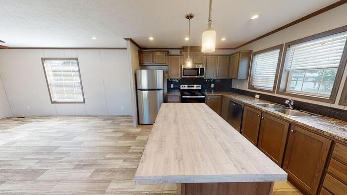 111 American Ave - Photo 2 of 28