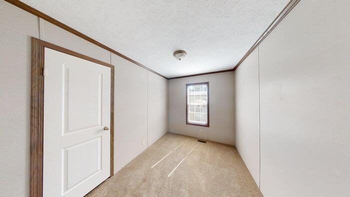 111 American Ave - Photo 6 of 28