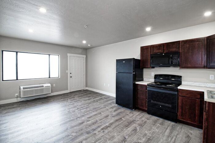 1225 N 23rd St #206 - Photo 4 of 7