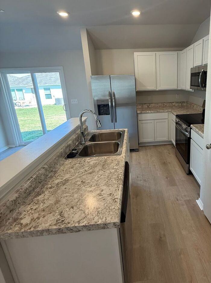 10205 Marilyn Dr - Photo 7 of 15