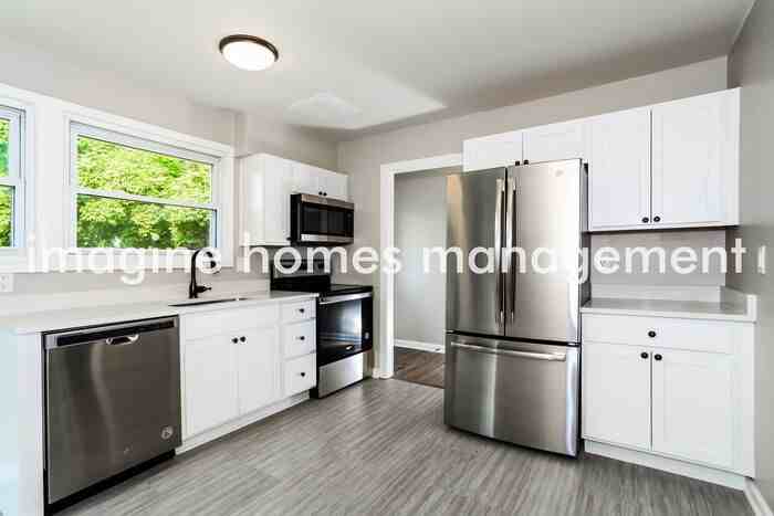 870 Fairborn Road - Photo 7 of 16