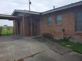 featured image of 2301 N Parkwood Dr