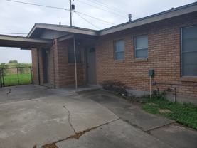 2301 N Parkwood Dr - Photo 1 of 1