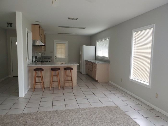 2301 North Parkwood Street - Photo 3 of 18