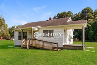 2104 E Greenbriar Rd #1 - Photo 1 of 1