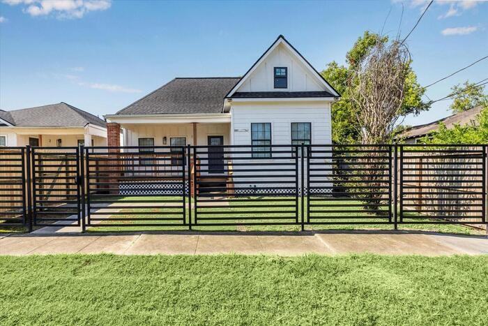 2302 Sumpter Street #1