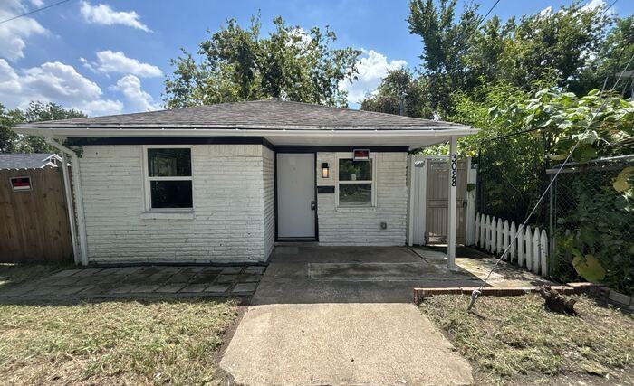 3028 Francis St - Photo 2 of 20