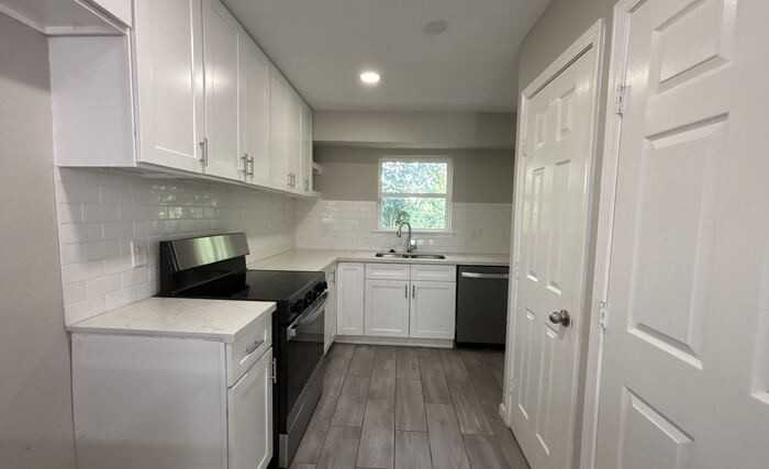 3028 Francis St - Photo 5 of 20